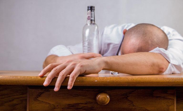 3 Early Signs of Alcohol Addiction and How to Treat Them - The Token Shop