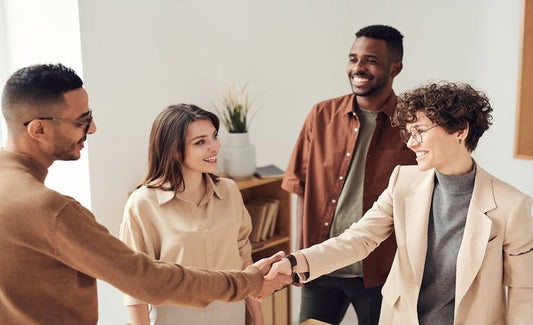 4 Ways to Help Others Overcome Alcohol Addiction